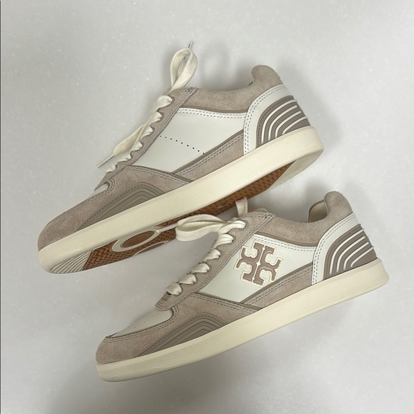 Tory Burch Clover Court Cream and Tan Sneakers - Picture 3 of 9